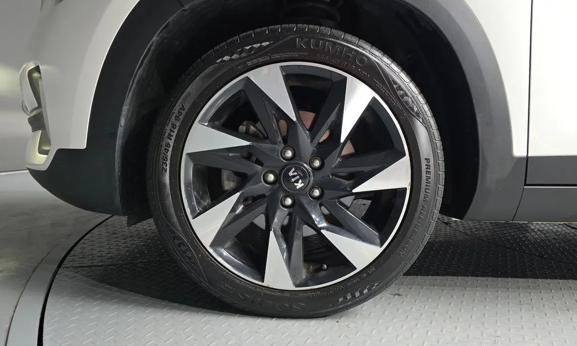 Kia Seltos — фото 7