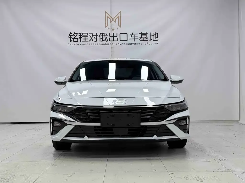 Hyundai Elantra — фото 3