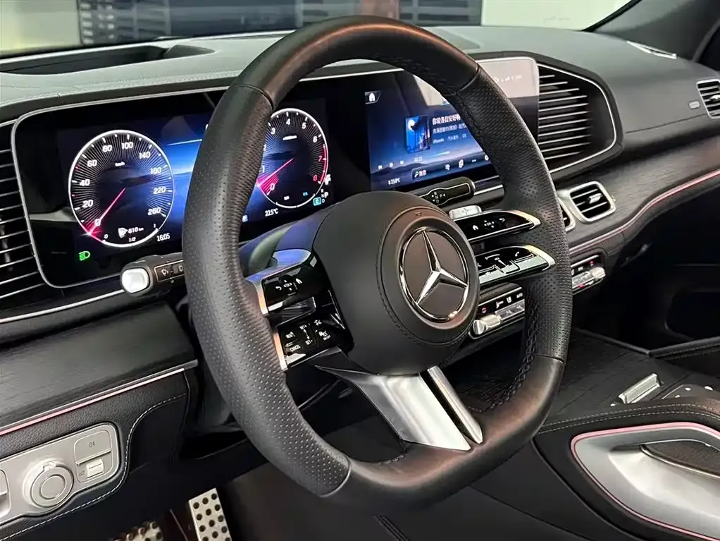 Mercedes-Benz GLS — фото 8