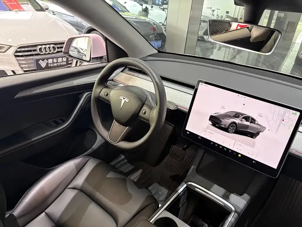 Tesla Model Y — фото 6