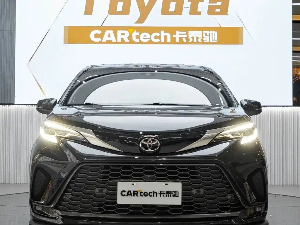 Toyota Granvia — фото 4