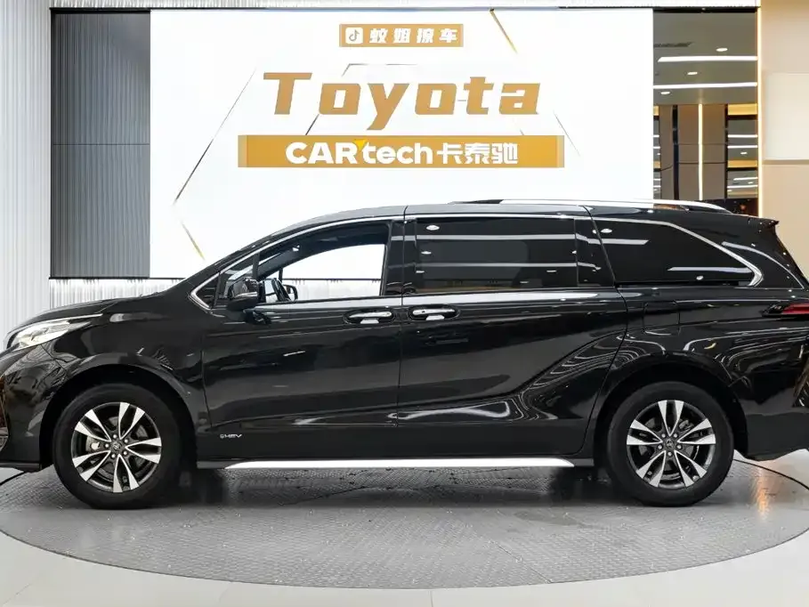 Toyota Granvia — фото 7