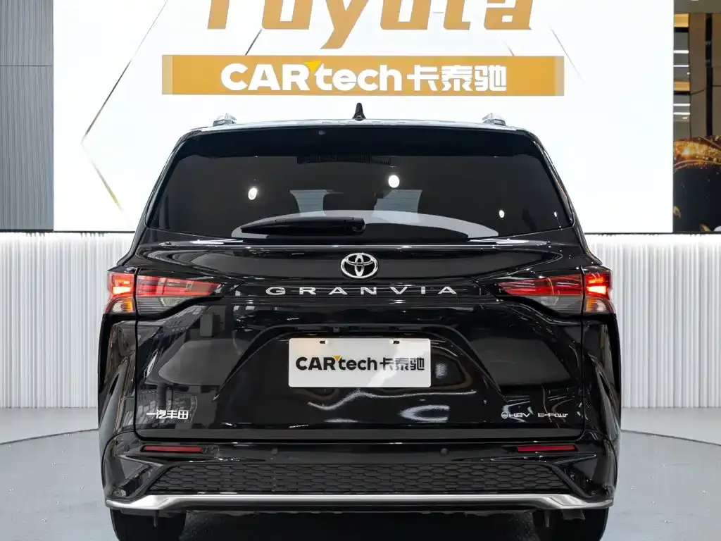 Toyota Granvia — фото 3