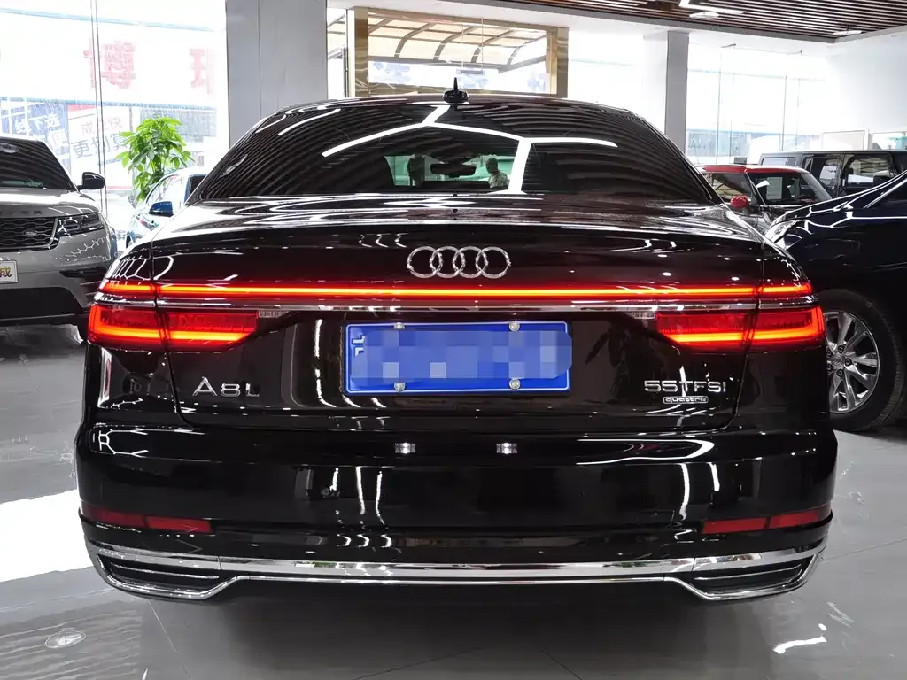 Audi A8 — фото 8