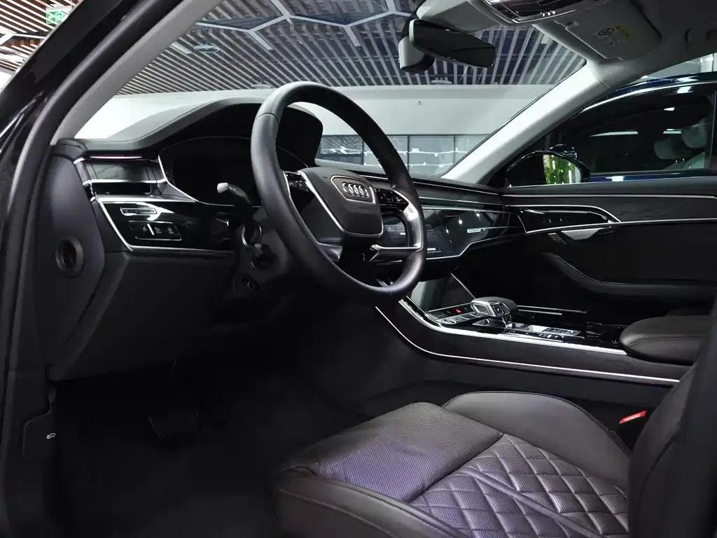 Audi A8 — фото 10