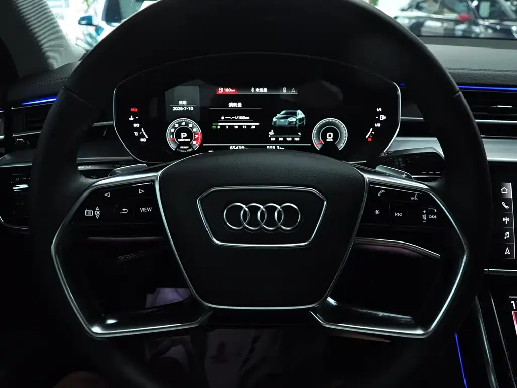 Audi A8 — фото 3