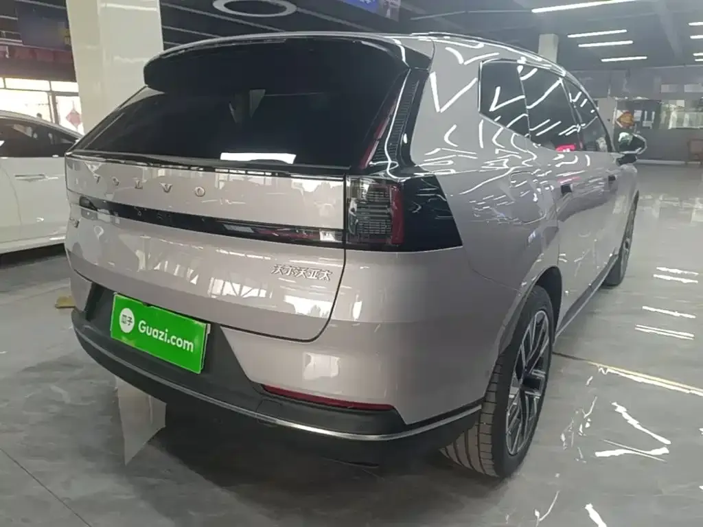 Volvo XC70 Plug-in Hybrid 2025 из CN, фото 5