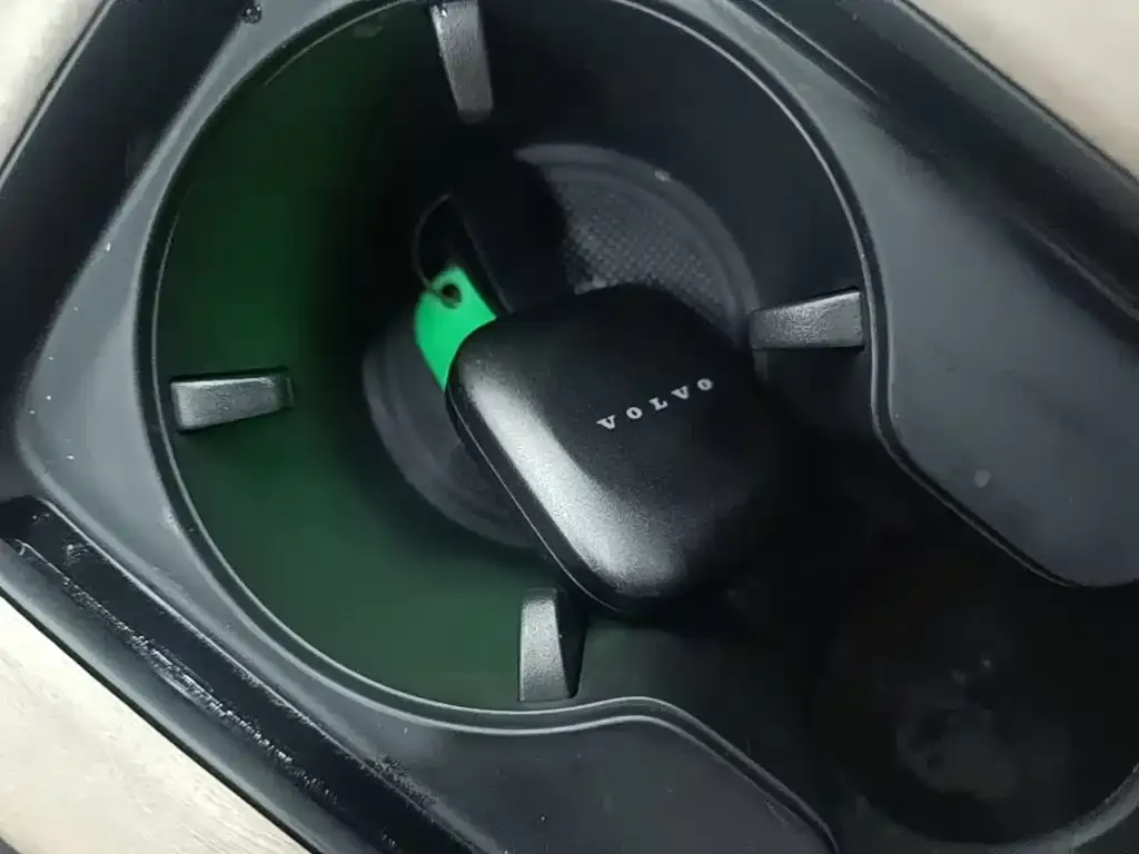 Volvo XC70 Plug-in Hybrid 2025 из CN, фото 4