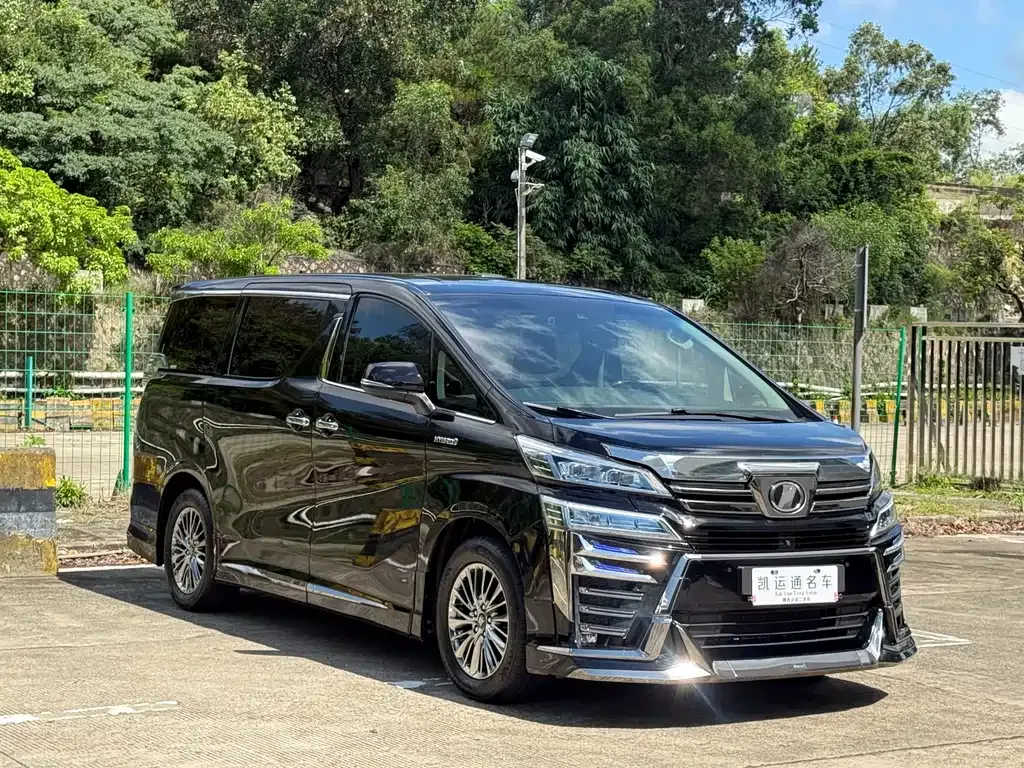 Toyota Vellfire — фото 8