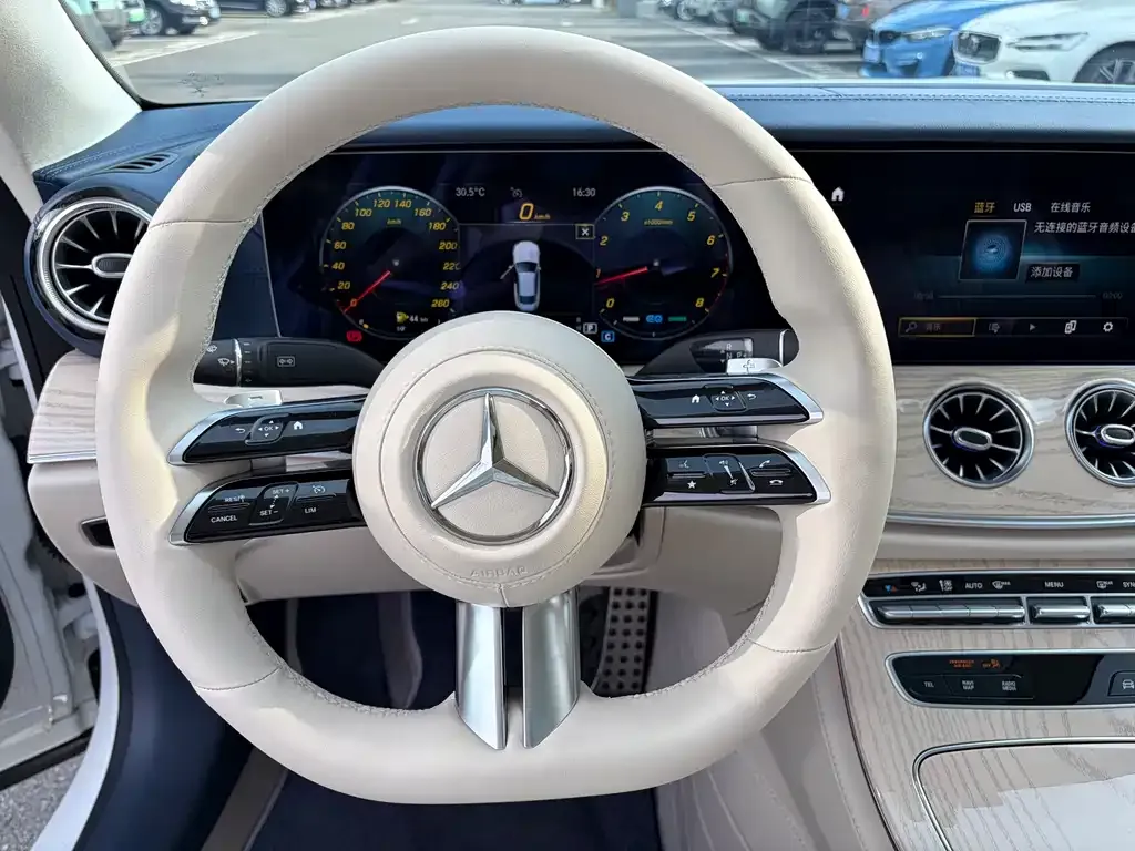 Mercedes-Benz E-Class (Import) — фото 9
