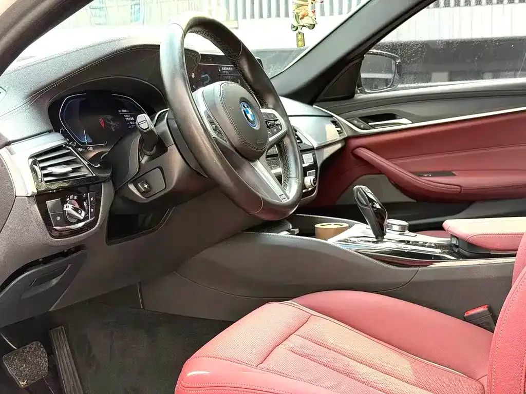 BMW 5 Series New Energy — фото 9