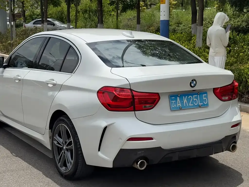 BMW 1 Series 2021 из CN, фото 10