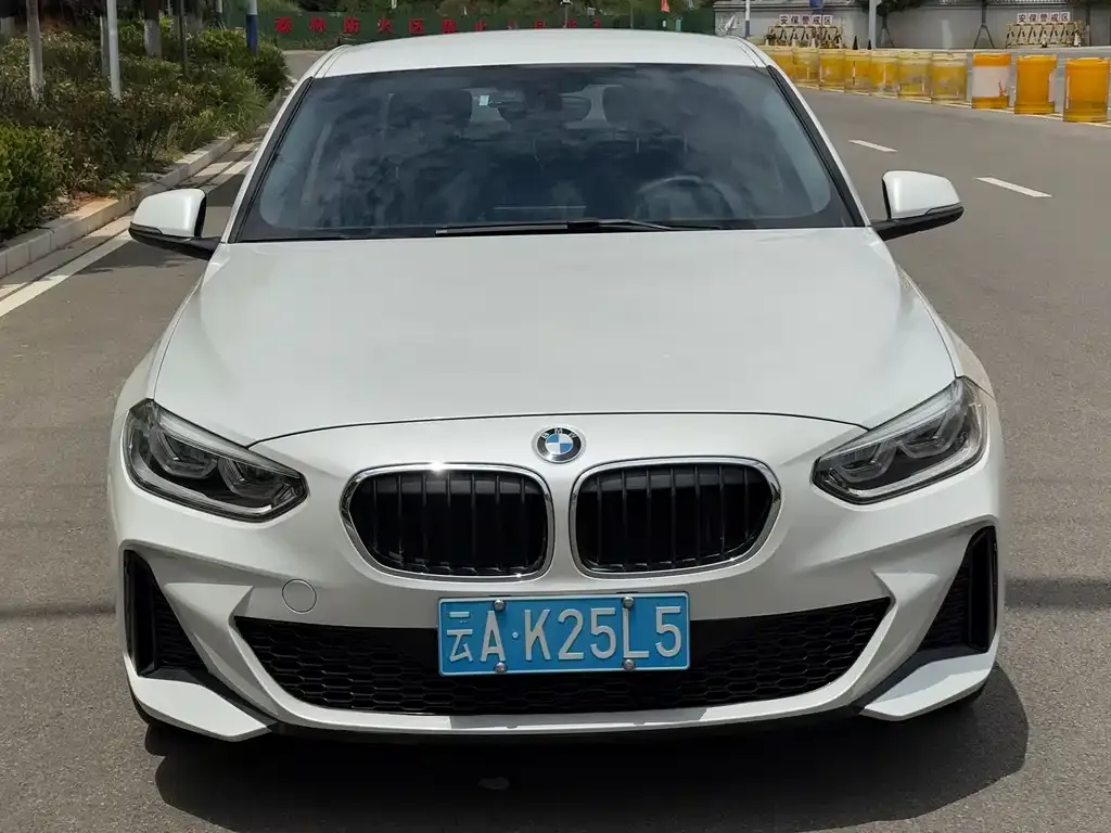 BMW 1 Series 2021 из CN, фото 9