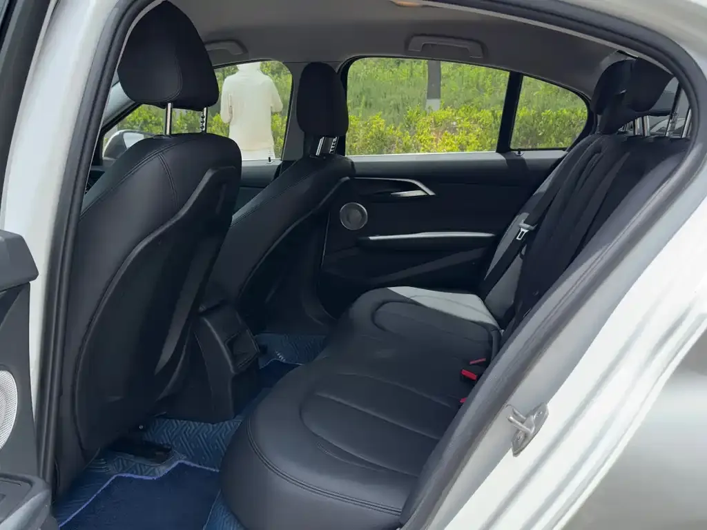 BMW 1 Series 2021 из CN, фото 4