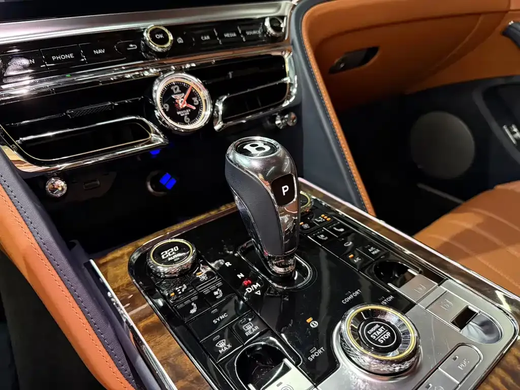 Bentley Flying Spur — фото 6
