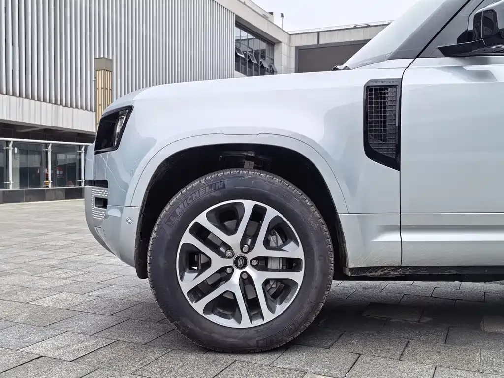 Land Rover Defender — фото 5