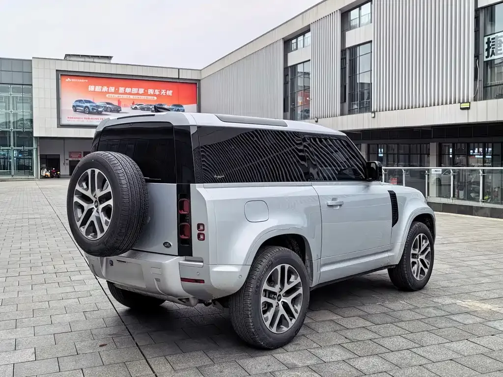 Land Rover Defender — фото 7