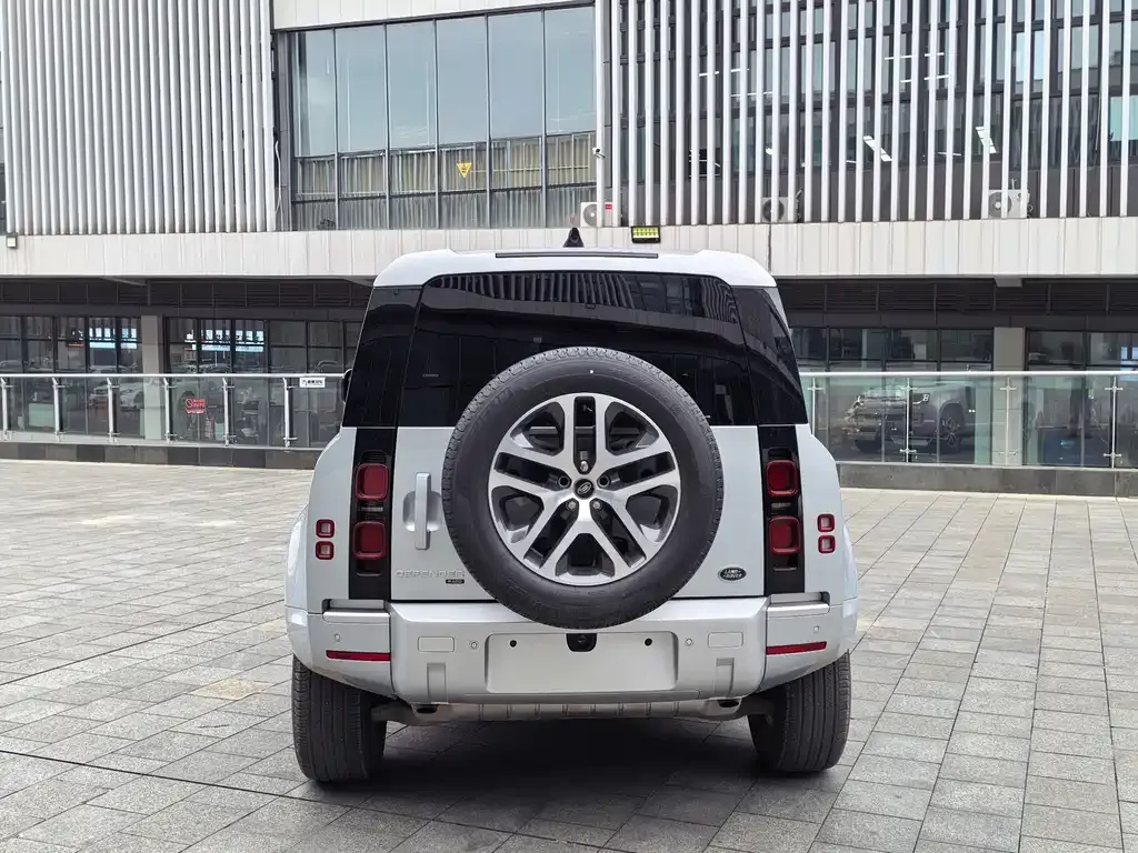 Land Rover Defender — фото 3