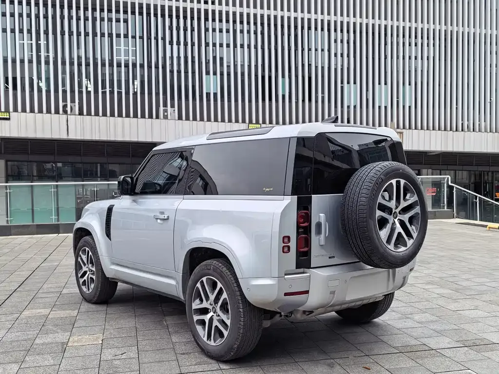 Land Rover Defender — фото 2