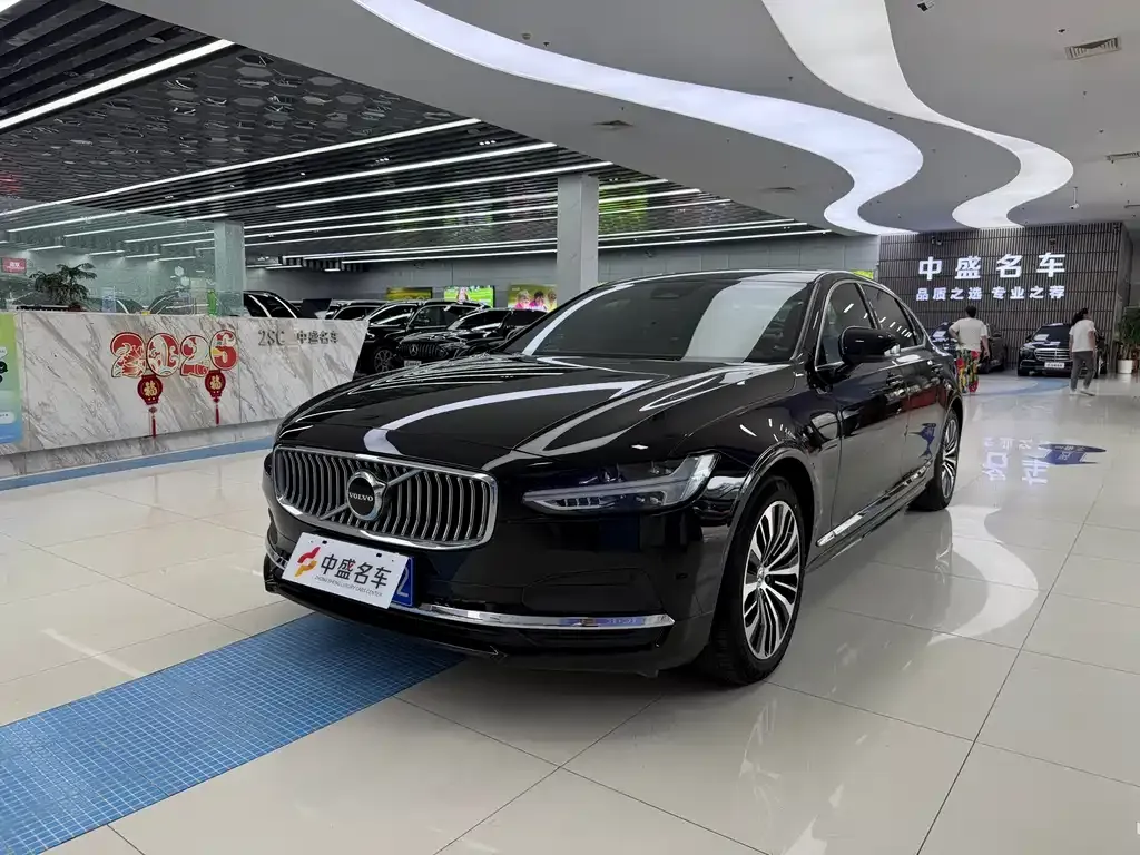 Volvo S90 — фото 1