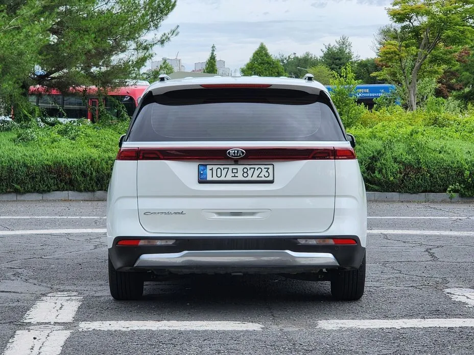 Kia Carnival — фото 2