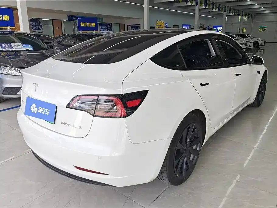 Tesla Model 3 — фото 2