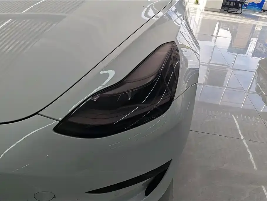 Tesla Model 3 — фото 4