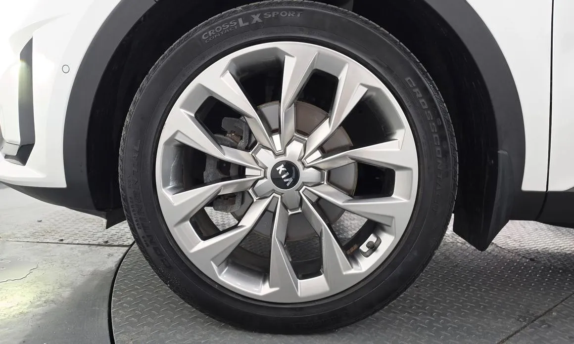 Kia Sorento — фото 9