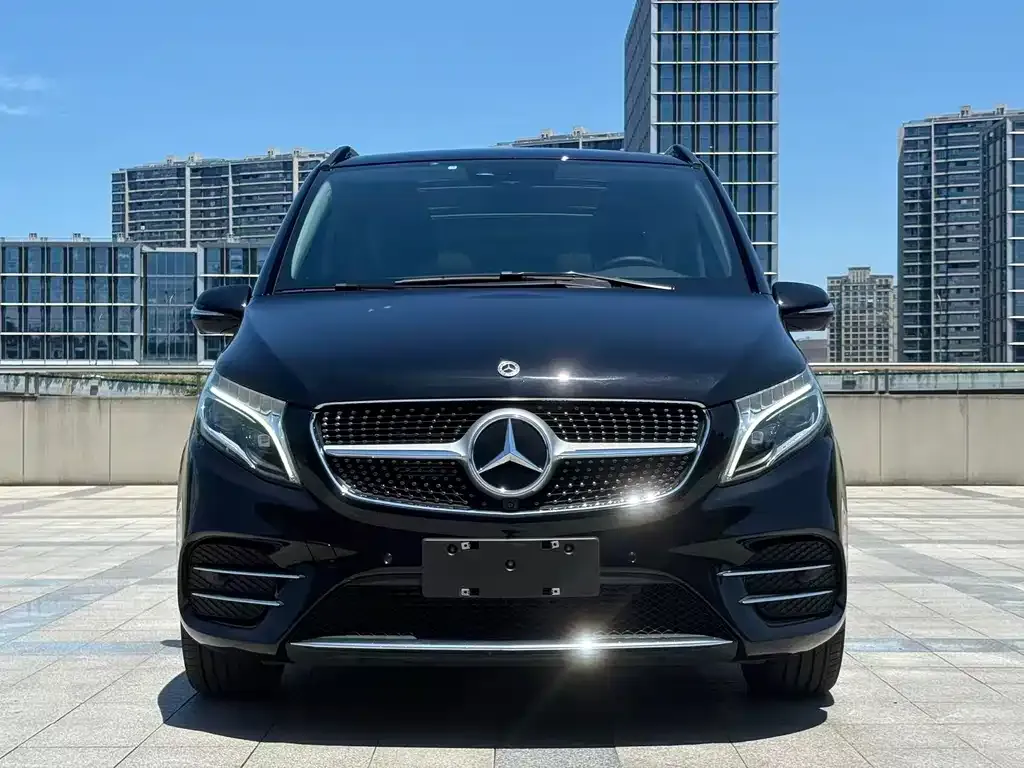 Mercedes-Benz V-Class — фото 1