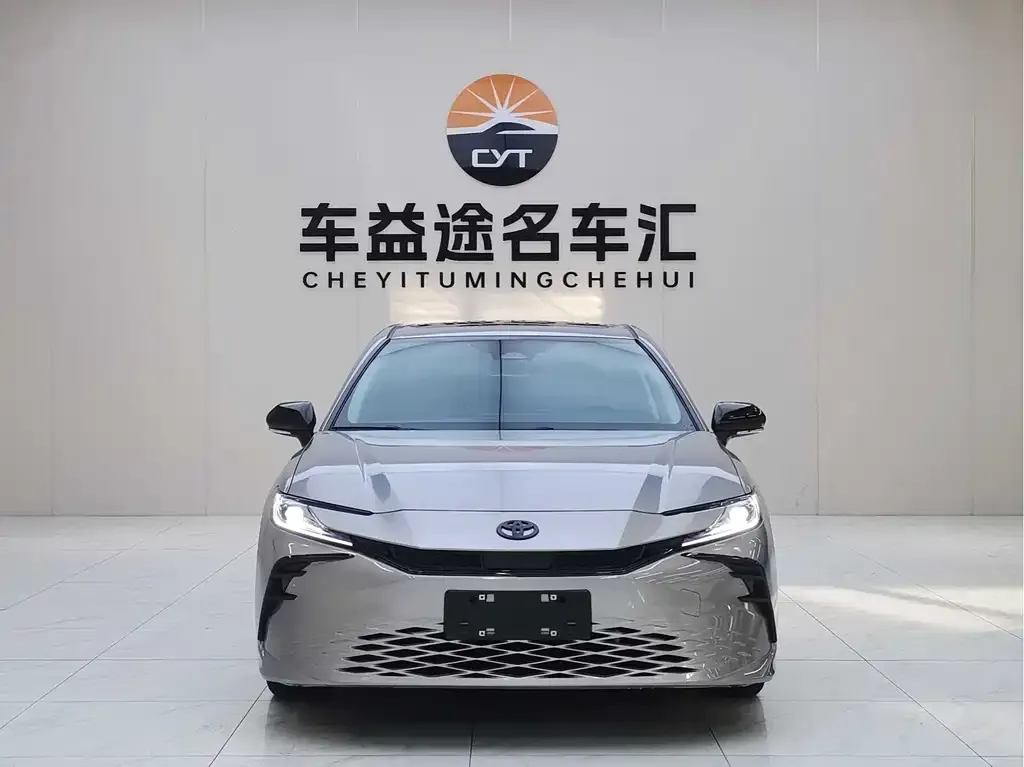 Toyota Camry 2024 из CN, фото 2