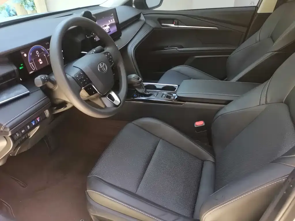 Toyota Camry 2024 из CN, фото 7
