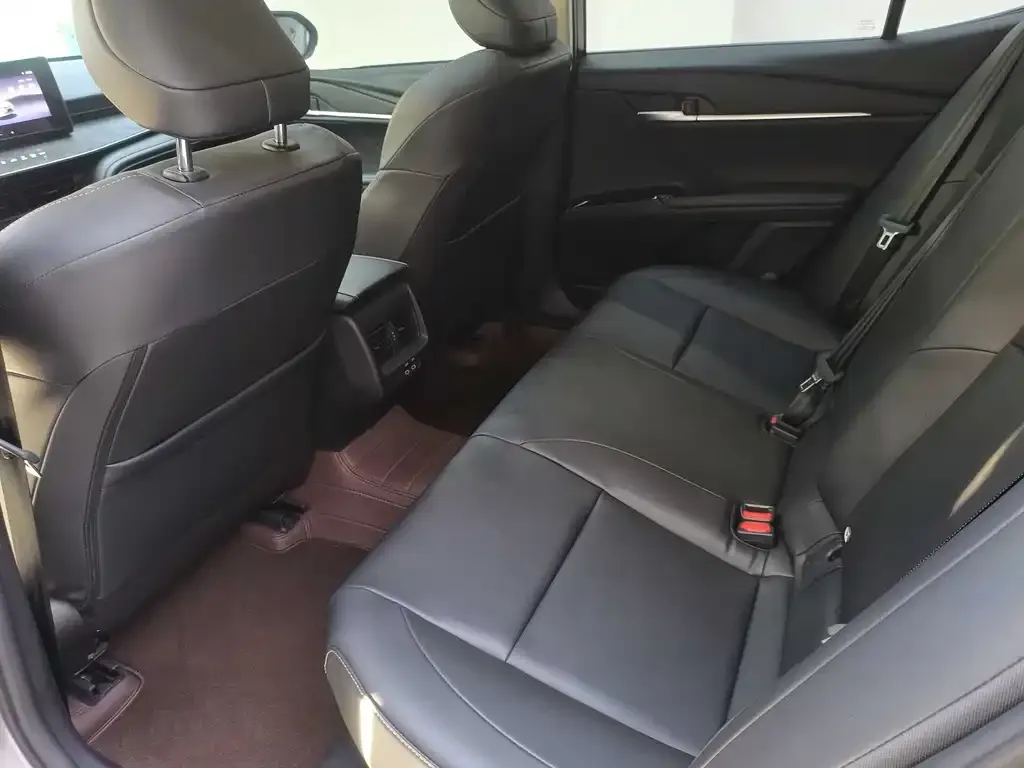 Toyota Camry 2024 из CN, фото 9