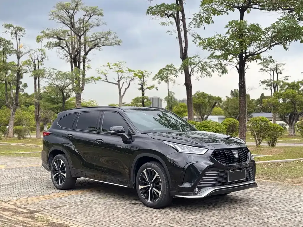 Toyota Crown Kluger 2023 из CN, фото 9