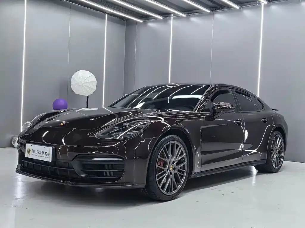 Porsche Panamera — фото 1