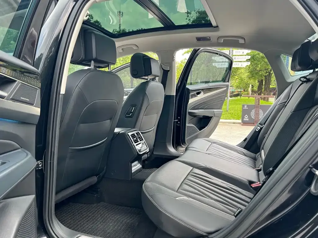 Volkswagen Passat — фото 3