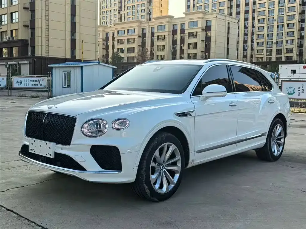 Bentley Bentayga — фото 1