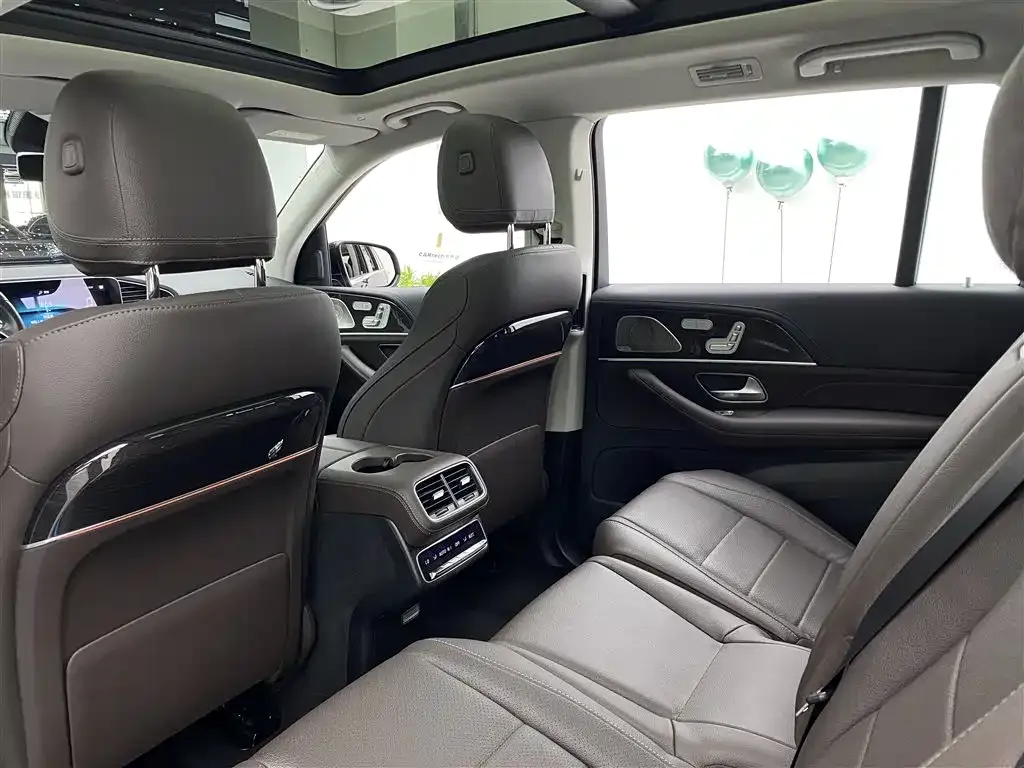 Mercedes-Benz GLS — фото 9