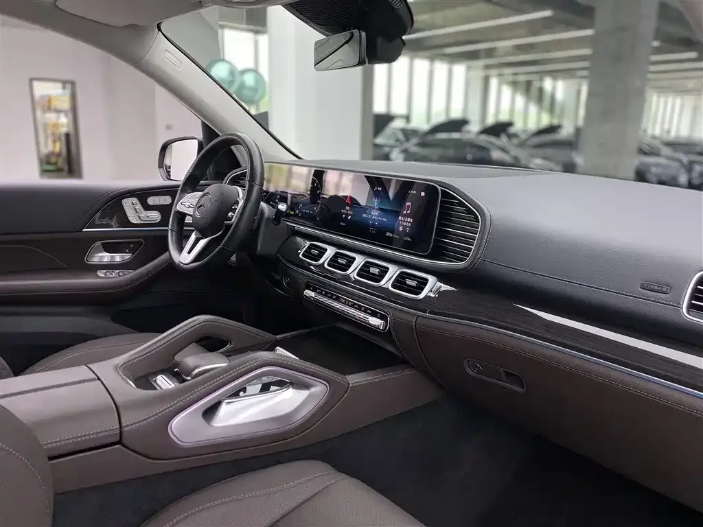 Mercedes-Benz GLS — фото 10