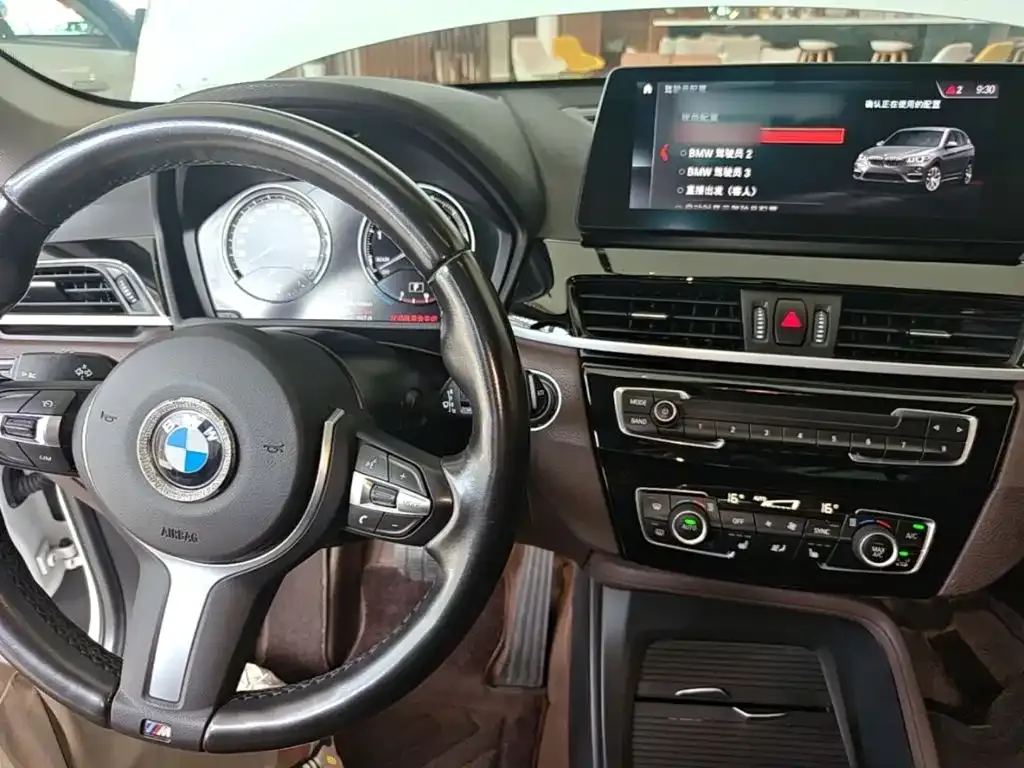 BMW X1 — фото 9