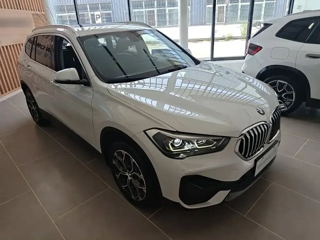 BMW X1 — фото 5