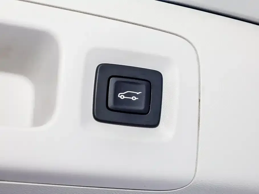 Buick GL8 Hybrid — фото 4