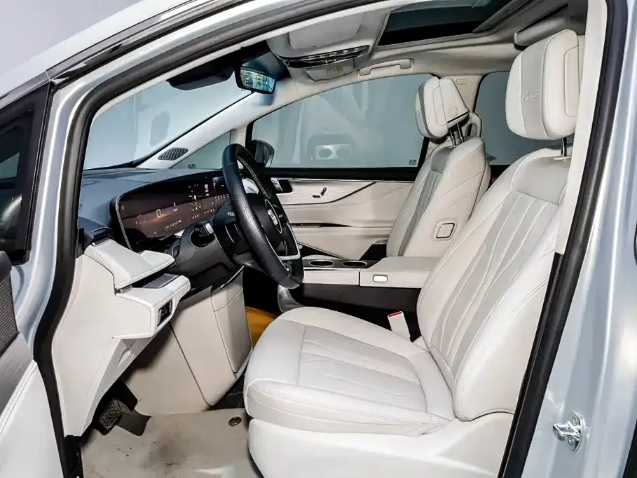 Buick GL8 Hybrid — фото 9