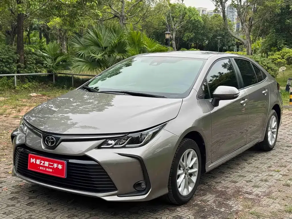 Toyota Corolla — фото 1