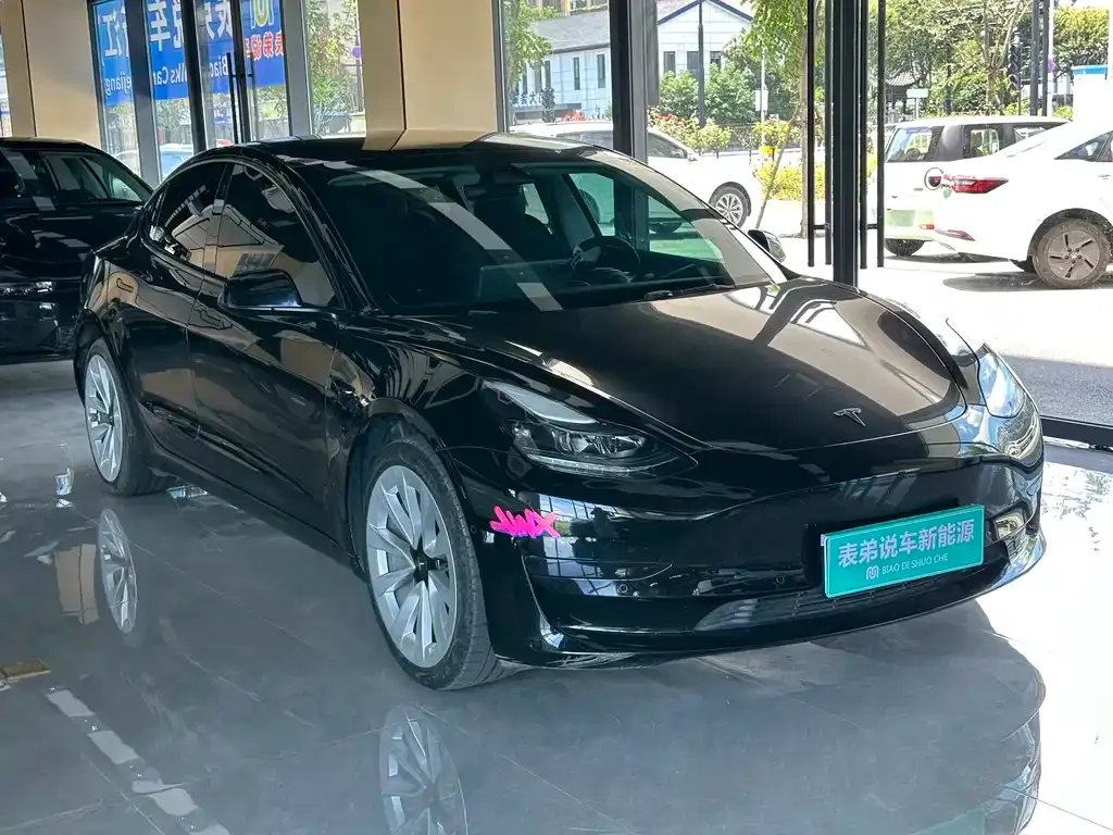 Tesla Model 3 — фото 4