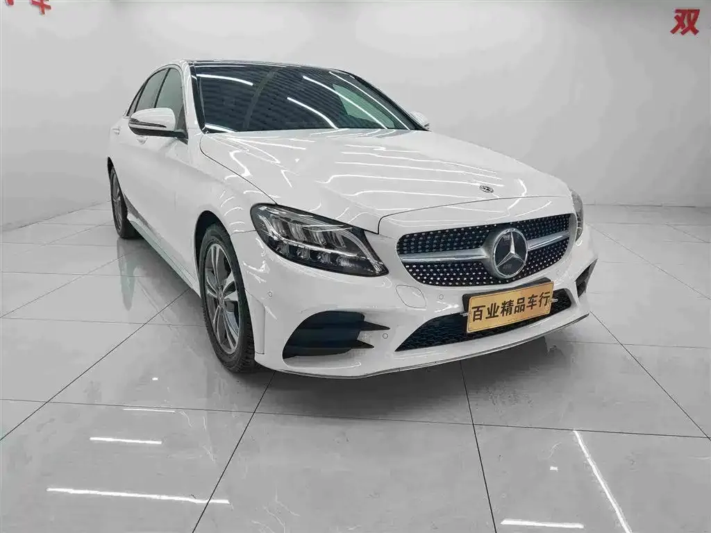 Mercedes-Benz C-Class — фото 1