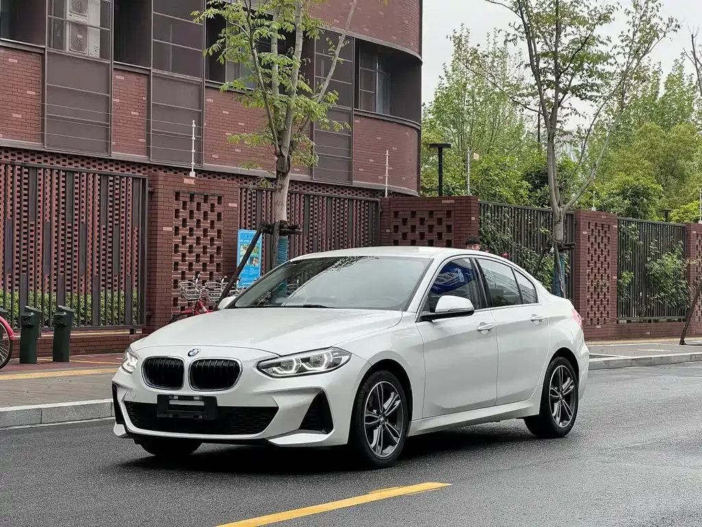 BMW 1 Series — фото 1