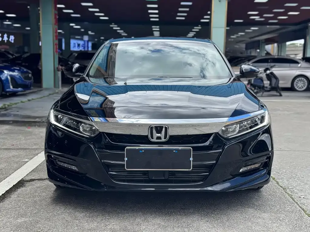 Honda Accord — фото 4