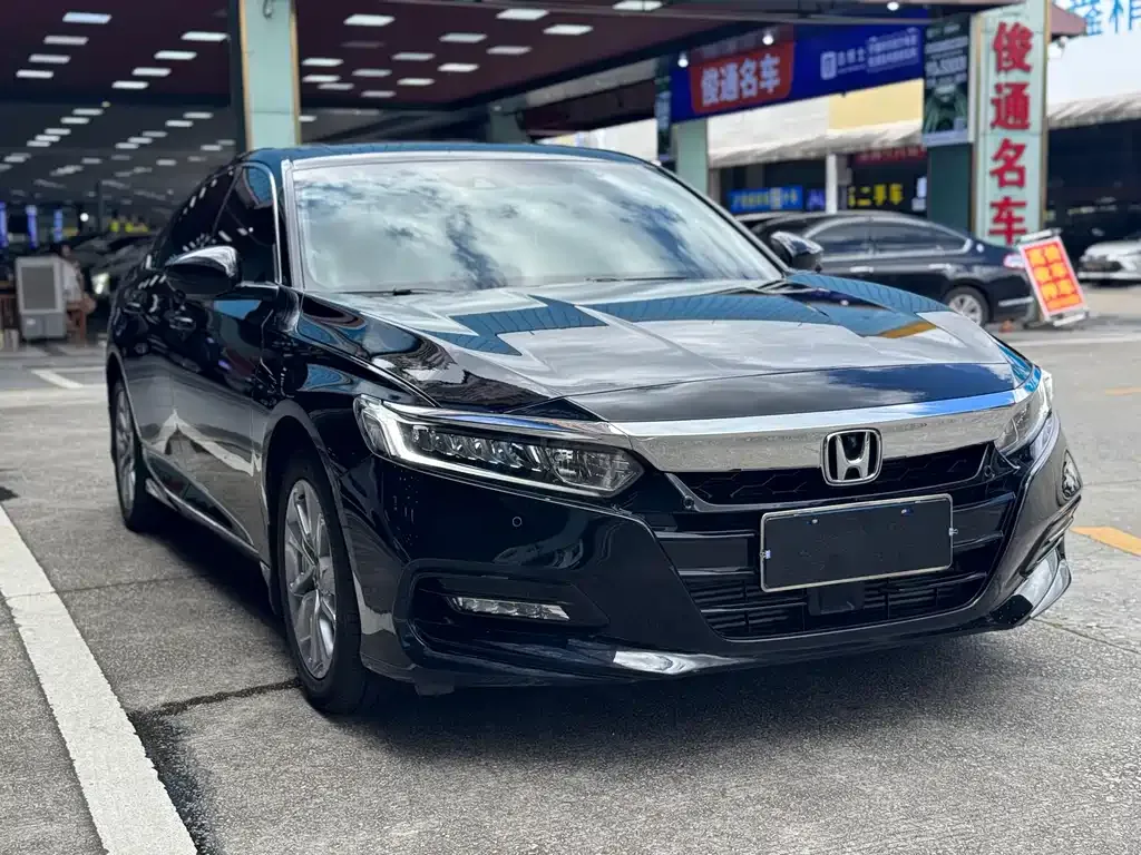 Honda Accord — фото 9