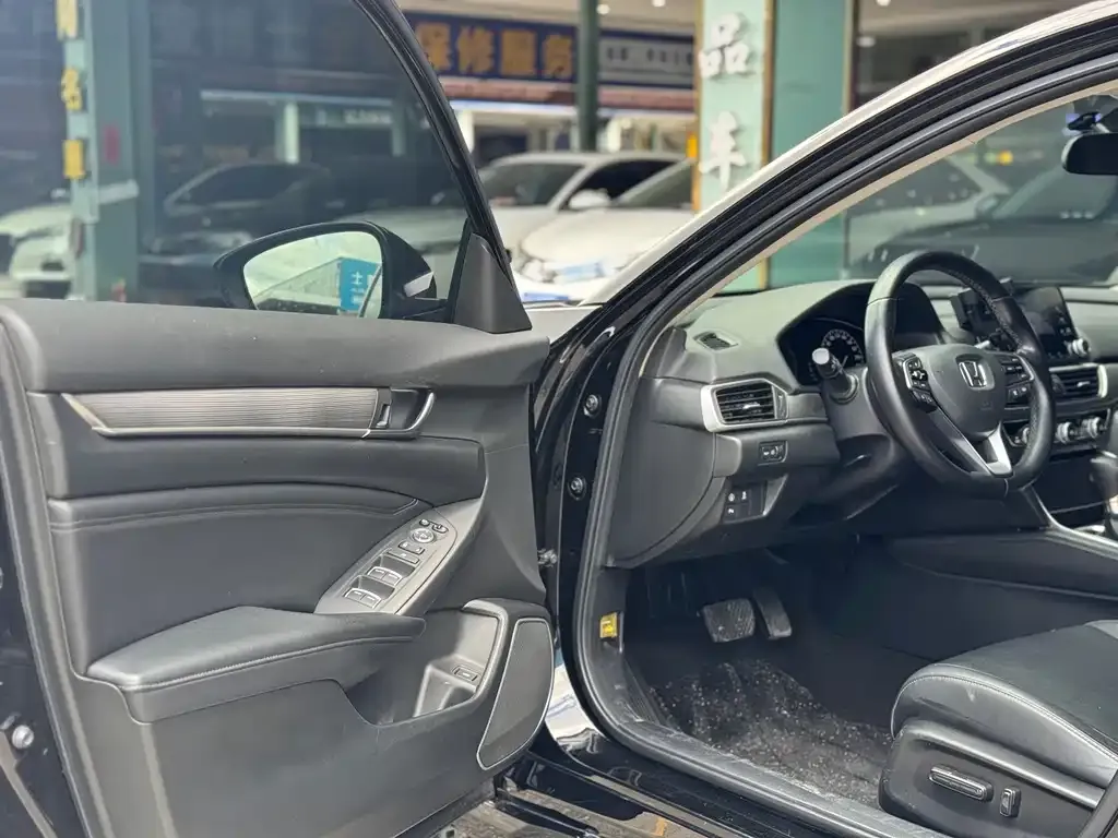 Honda Accord — фото 6