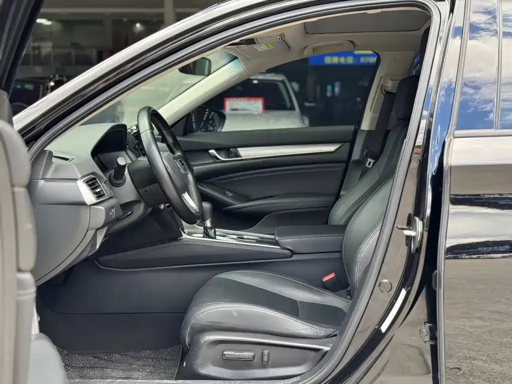 Honda Accord — фото 5